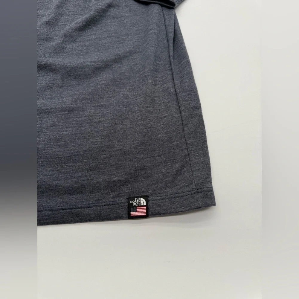 Men’s North Face Heather Blue T-Shirt 3/4 Sleeve Red Logo Standard Fit Sz M